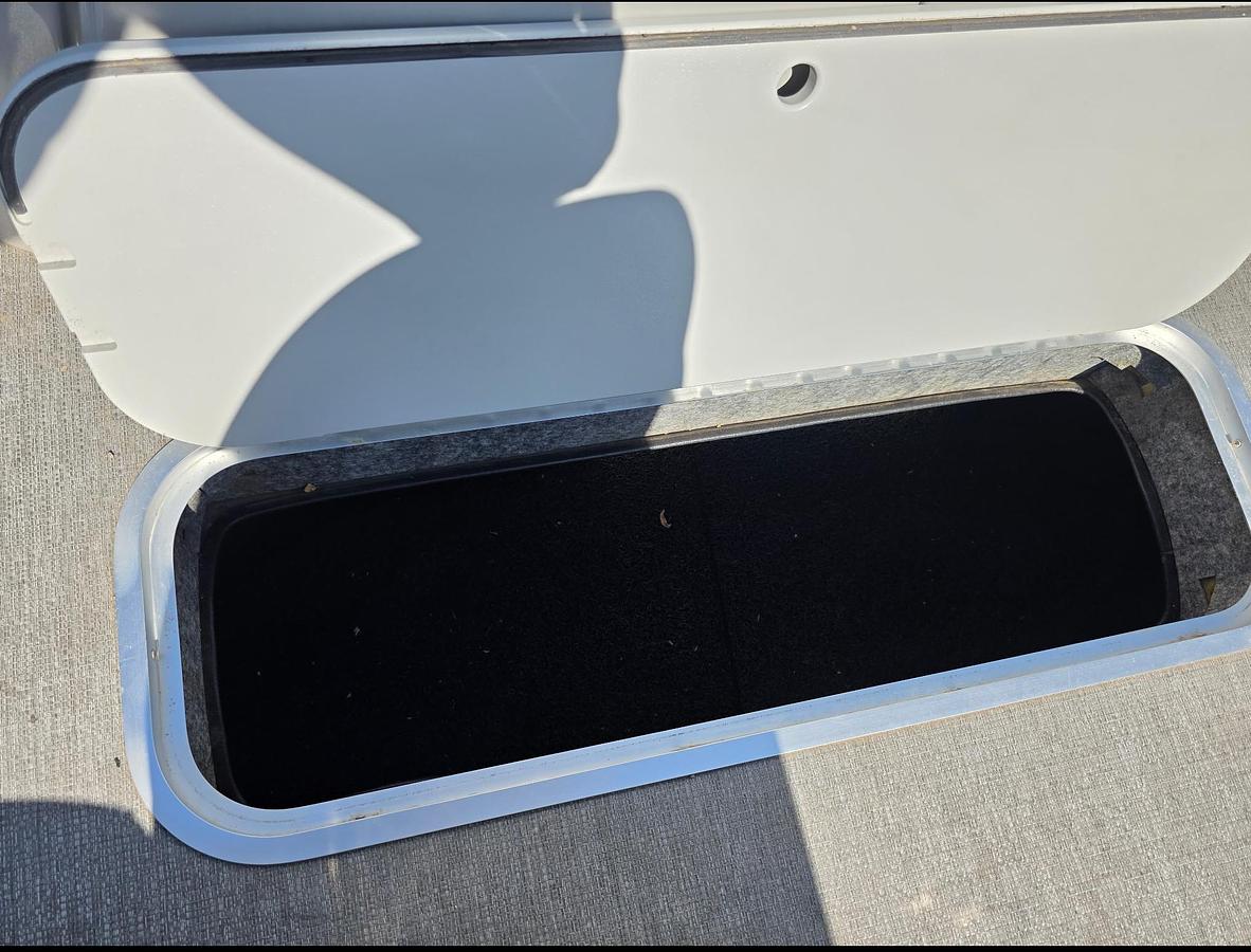 Used 2021 Starcraft SLS 3 Tritoon