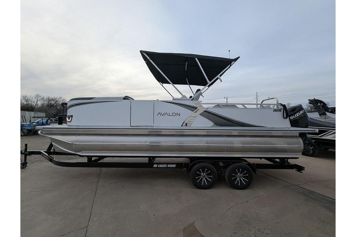 2026 Avalon 2385 LSZ Versatile Rear Bench
