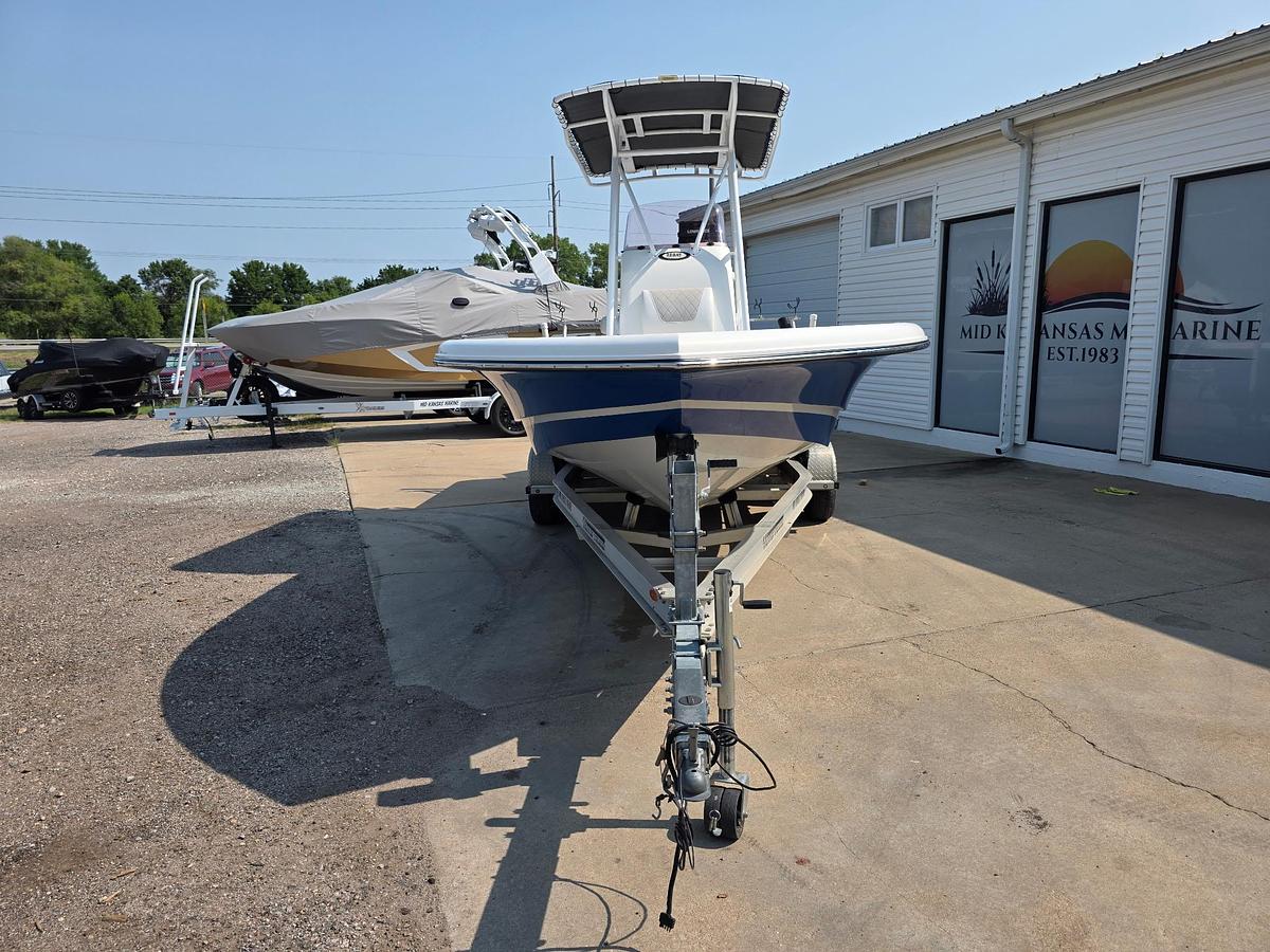 Used 2019 Epic Boats 22 Bay