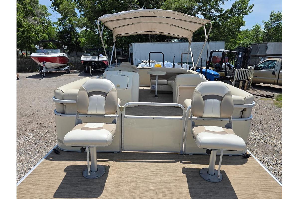 Used 2005 Godfrey Sweetwater 2286 Tuscany Cruise & Fish