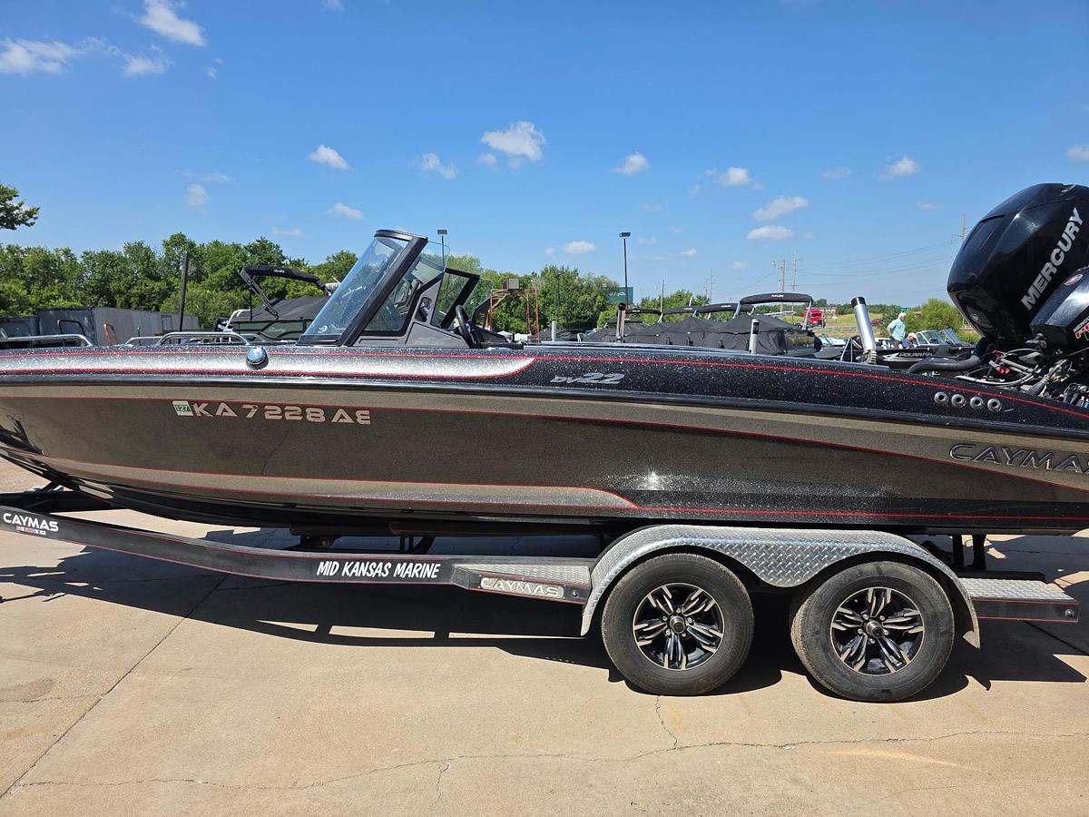 Used 2023 Caymas DV 22