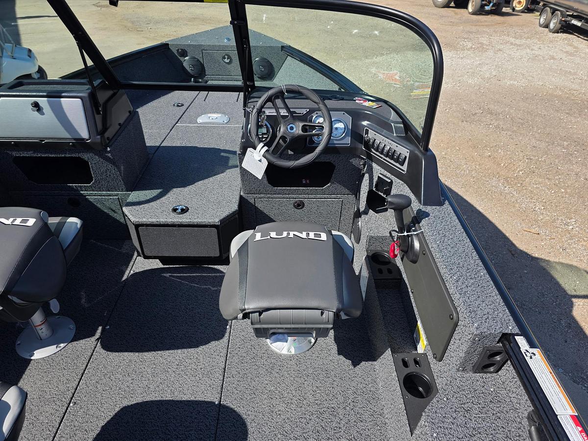 2027 Lund 1875 Impact XS Sport
