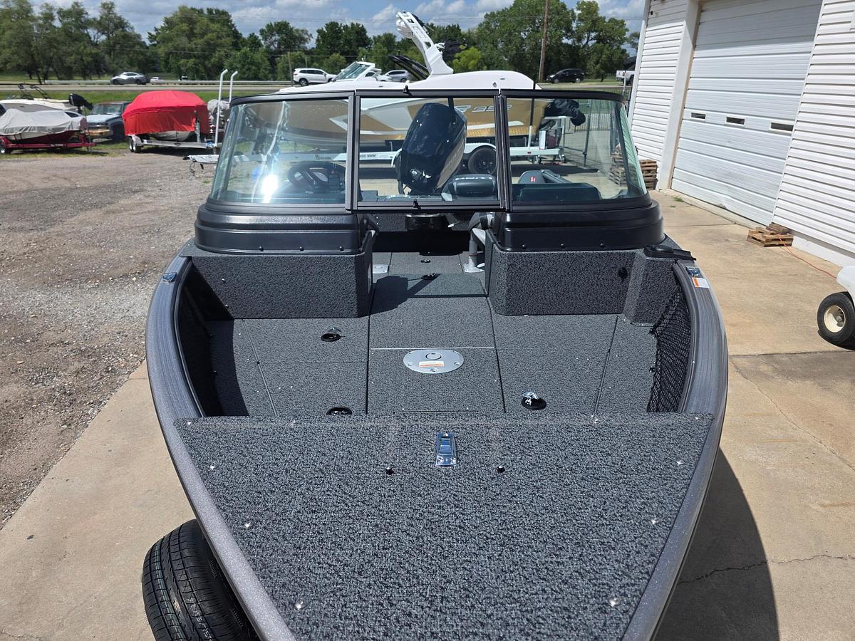2027 Lund 1775 Impact XS Sport