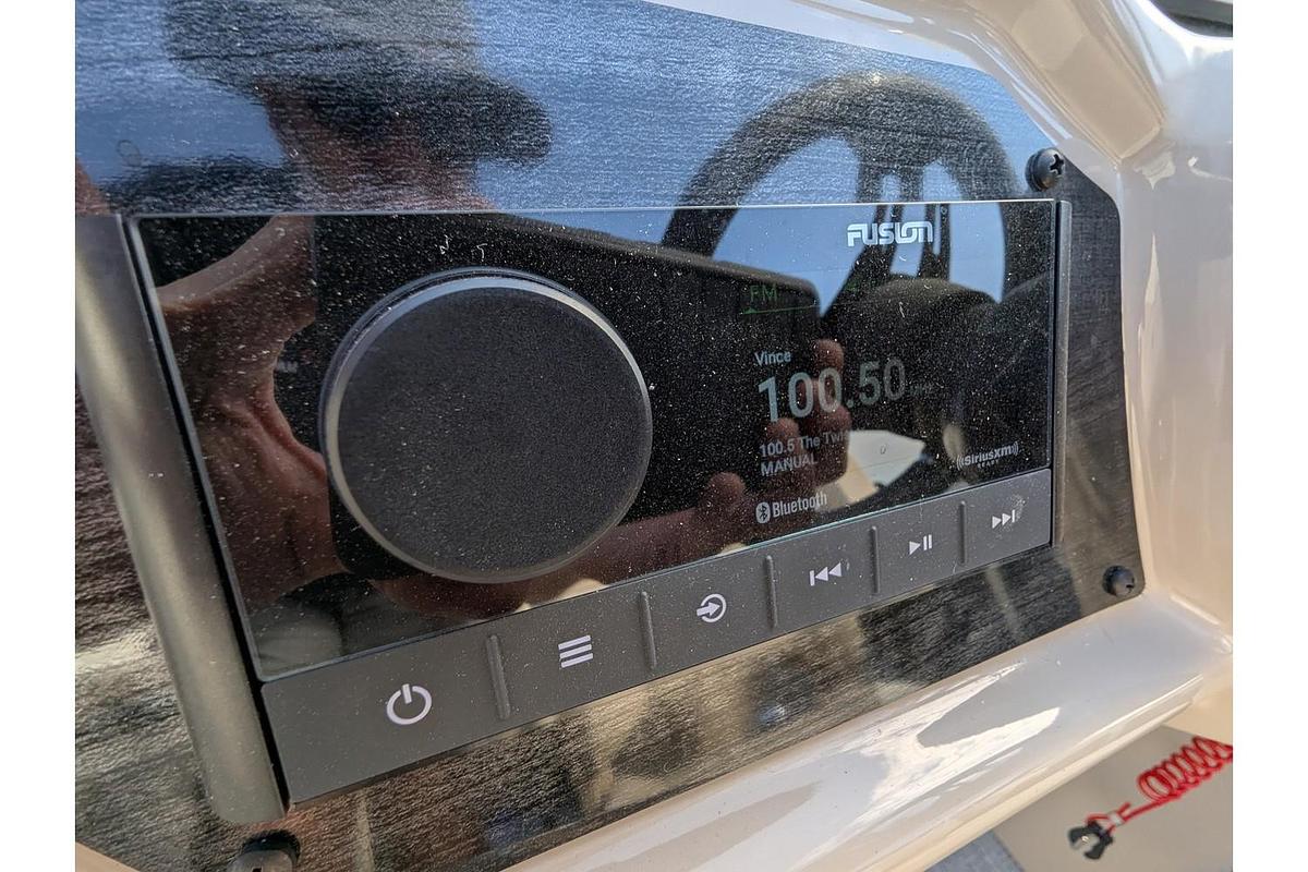 2026 Avalon 2385 LSZ Elite Windshield