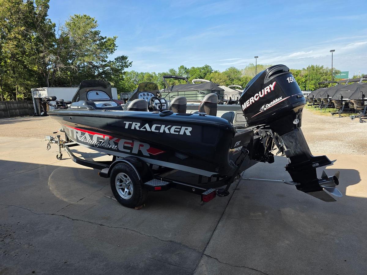 Used 2007 Tracker Tundra 18