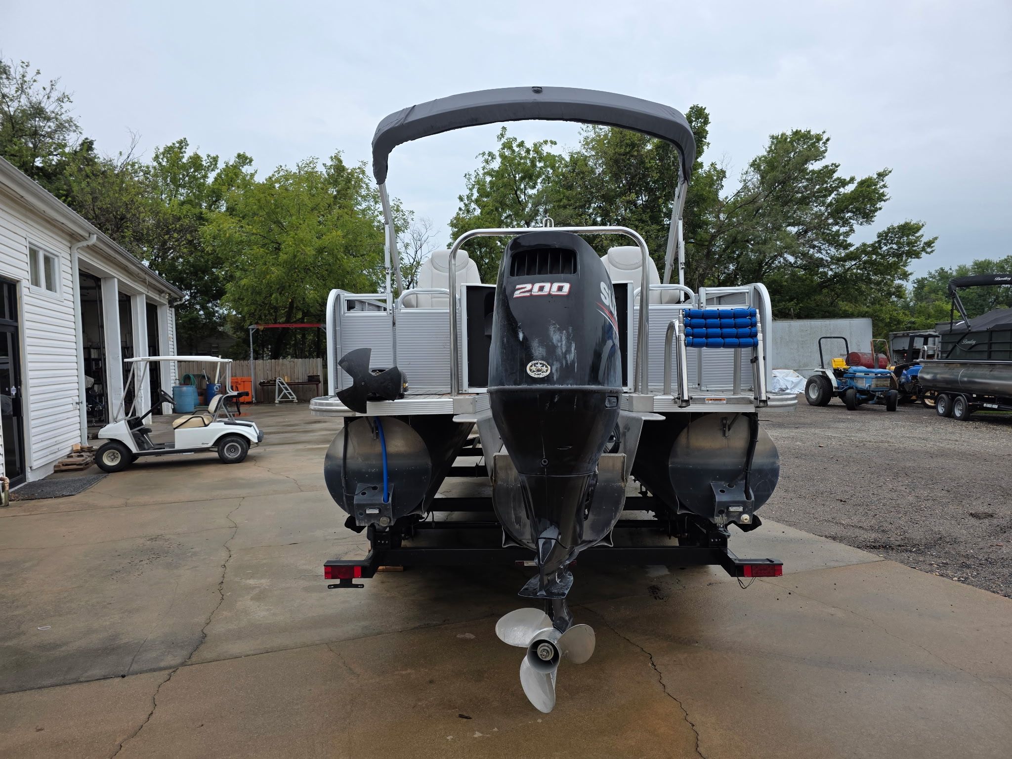 Used 2019 Avalon 2385 Catalina Rear Fish