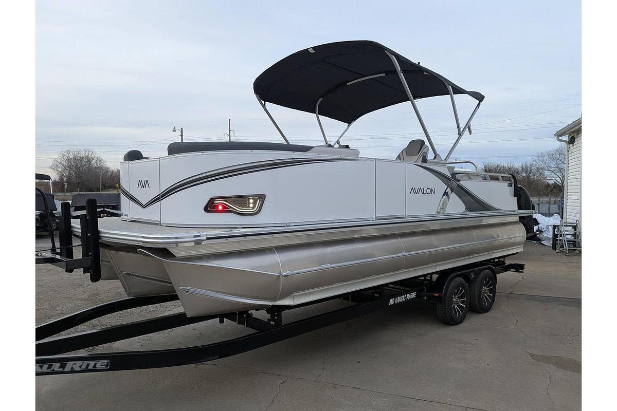 2026 Avalon 2385 LSZ Versatile Rear Bench