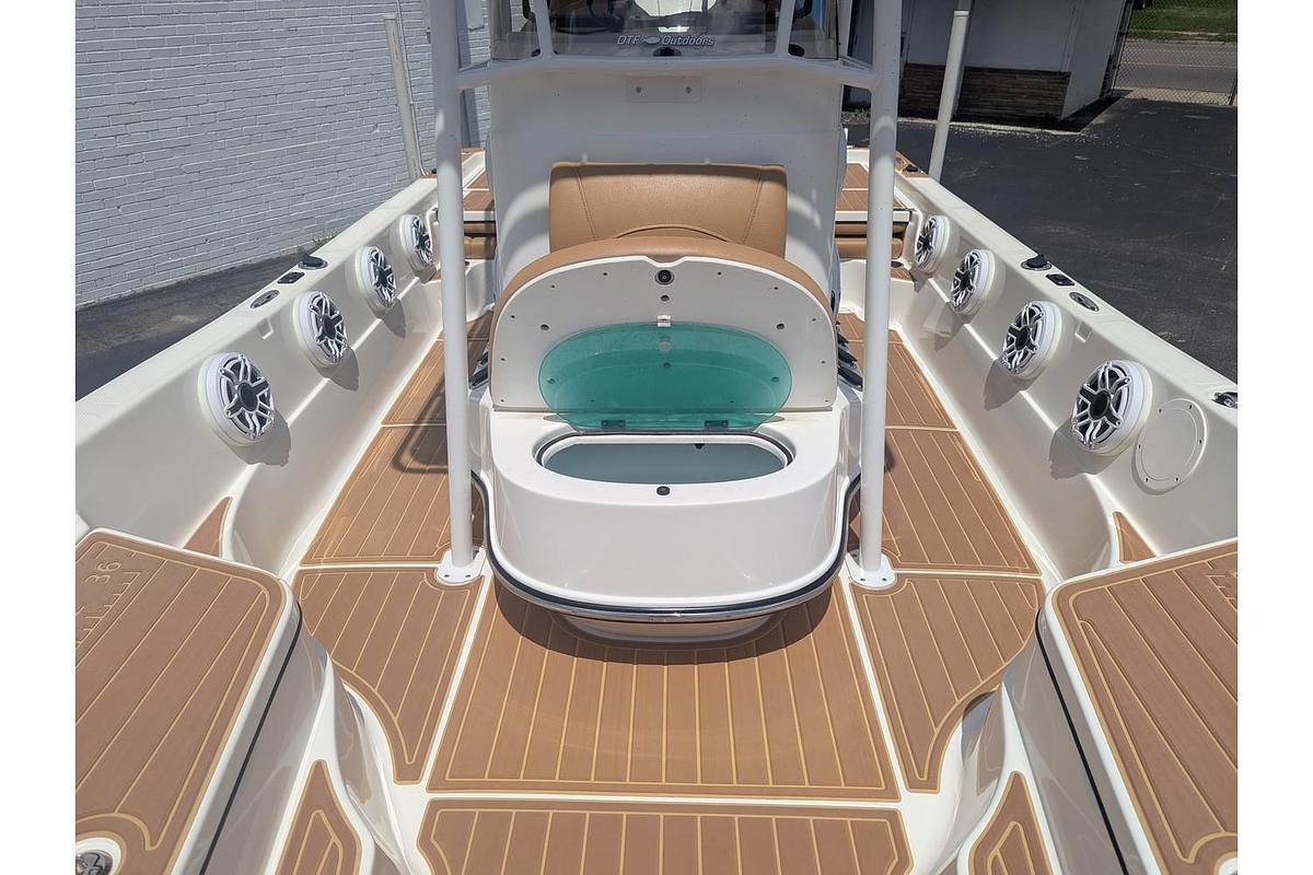 Used 2018 Epic Boats 22 Bay