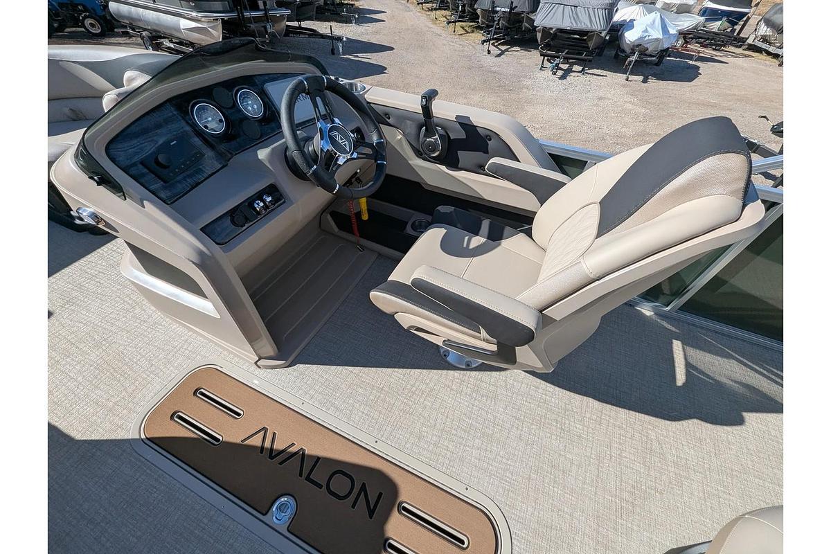 2026 Avalon 2385 LSZ Rear Fish