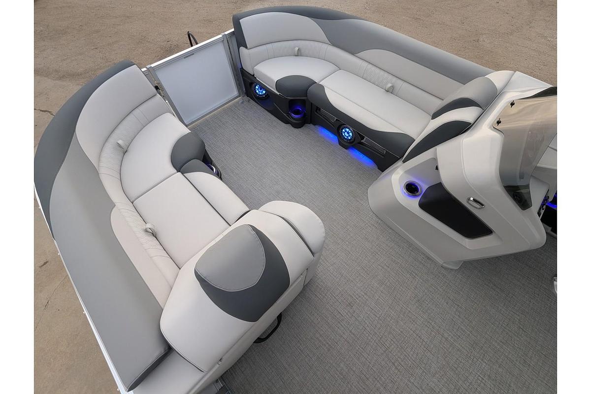 2026 Avalon 2385 LSZ Versatile Rear Bench