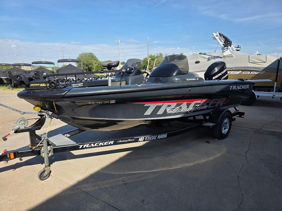 Used 2007 Tracker Tundra 18