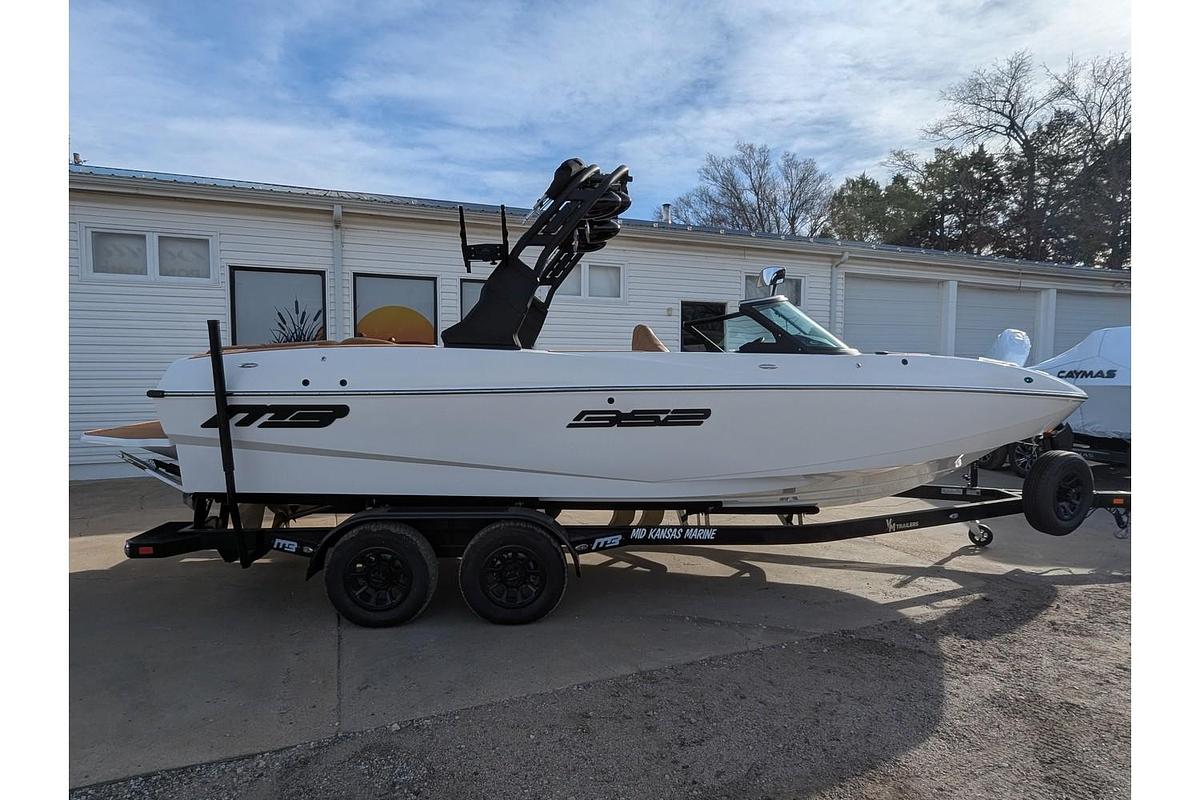 Used 2026 MB Sports B52 23 Classic