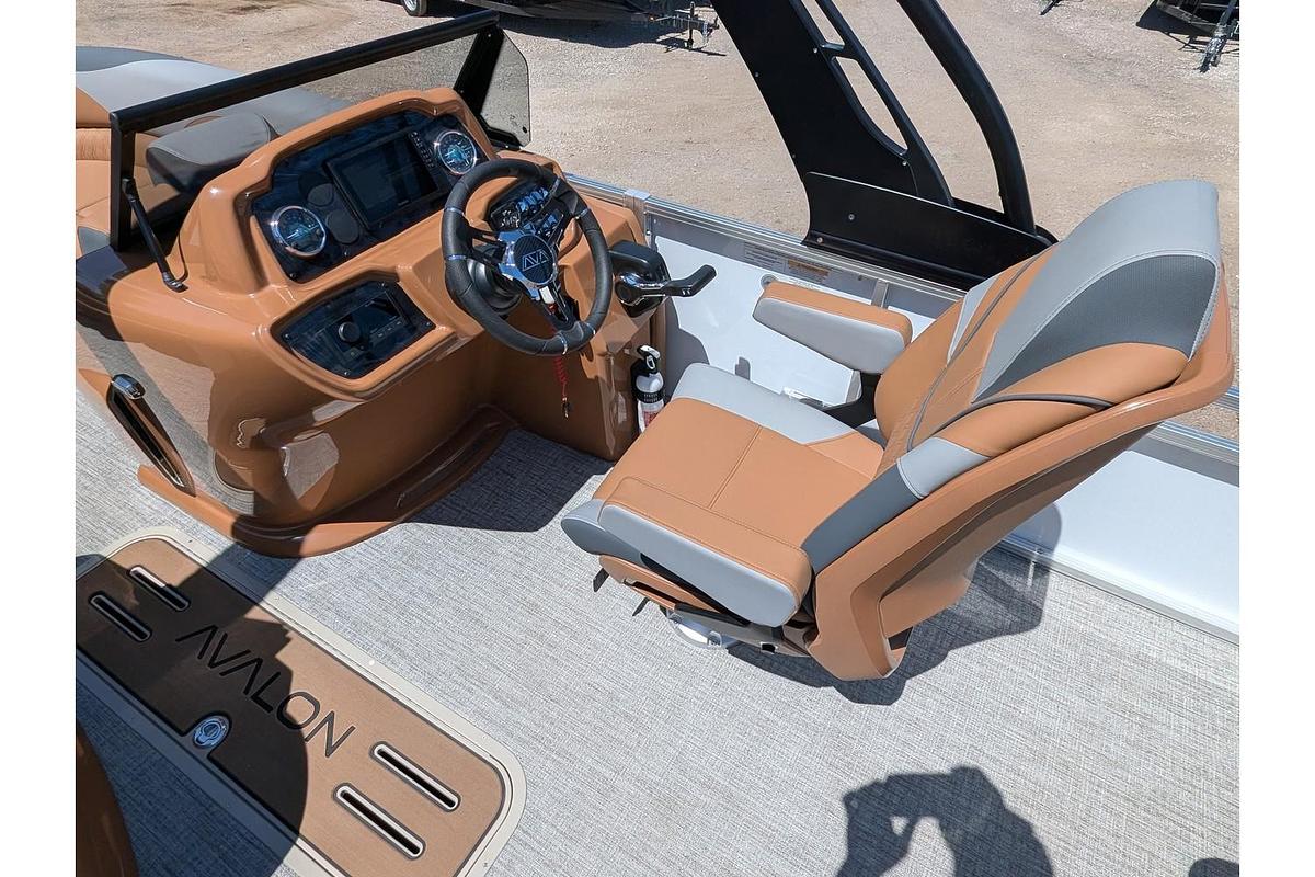 2026 Avalon 25E85 LSZ Versatile Rear Bench Windshield Tritoon