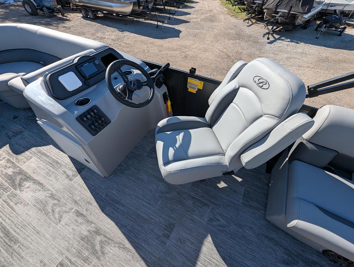 2027 Bentley Pontoons Bolt 223