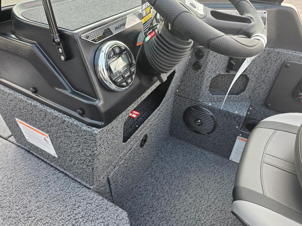 2027 Lund 1775 Impact XS Sport