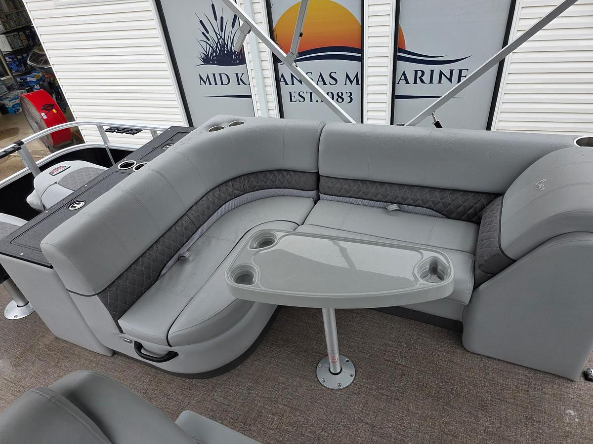 Used 2023 Ranger RP 223 FC Tritoon