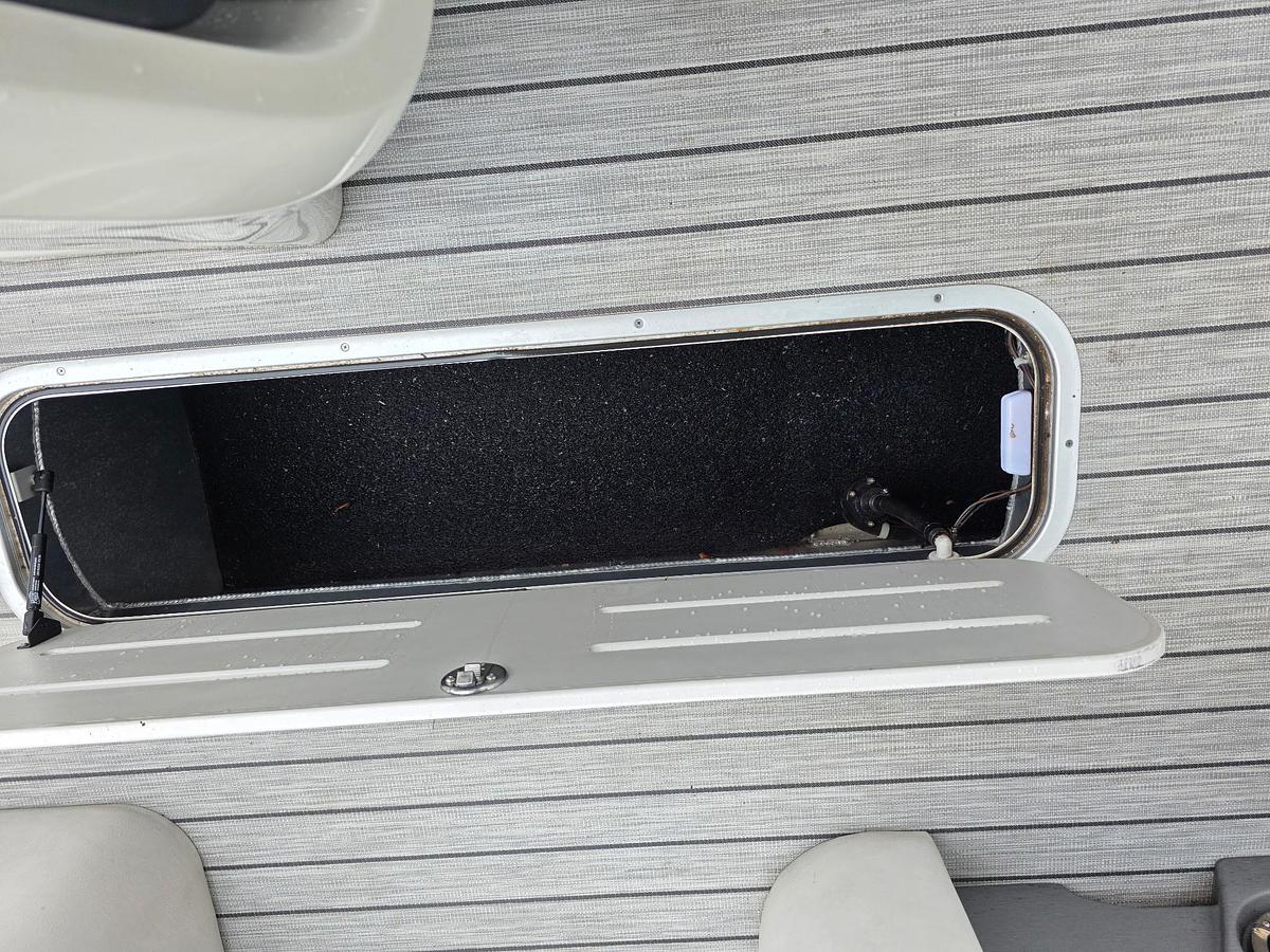 Used 2019 Avalon 2385 Catalina Rear Fish