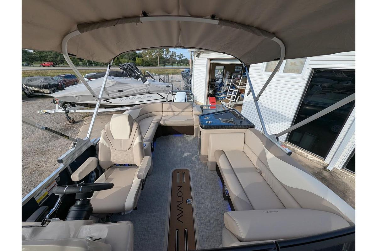 2026 Avalon 2385 LSZ Elite Windshield