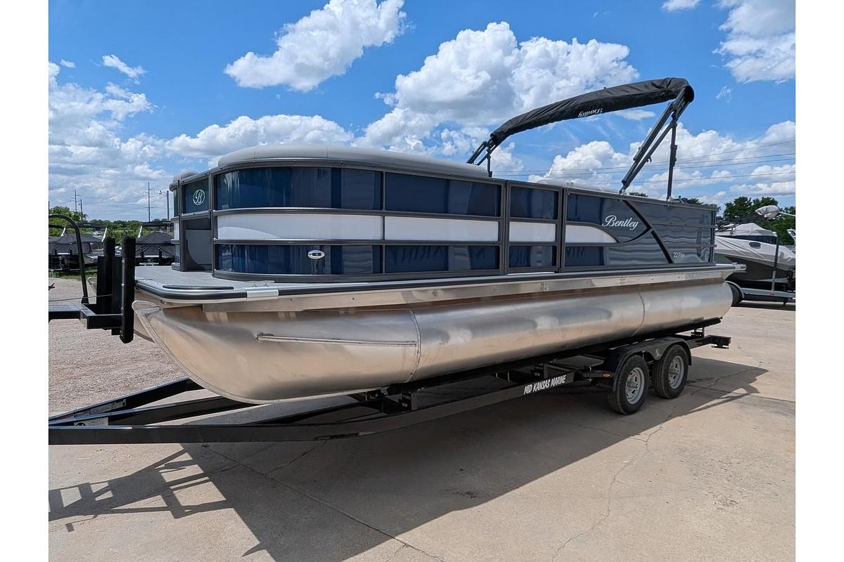 2026 Bentley Pontoons Fish 220 Fish N Cruise