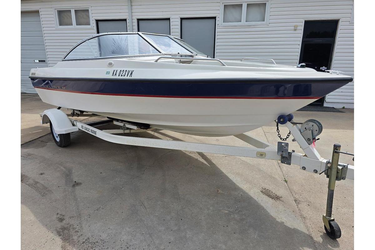 Used 2004 Bayliner 195 Capri