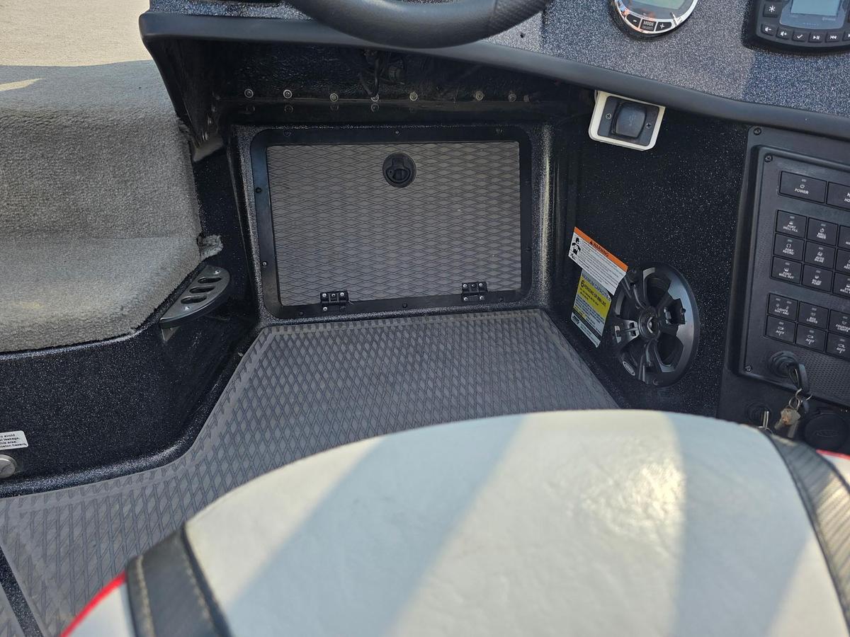 Used 2023 Caymas DV 22