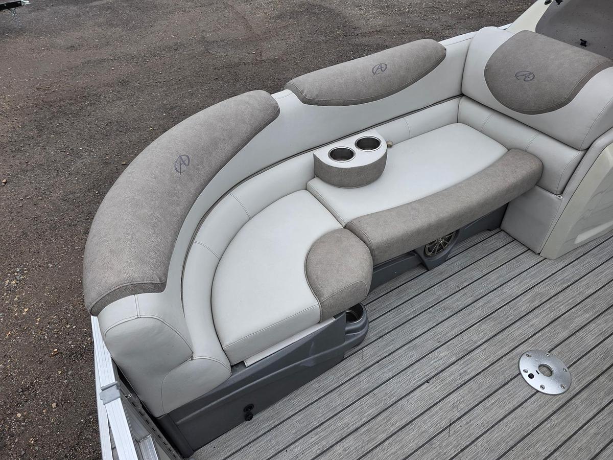 Used 2019 Avalon 2385 Catalina Rear Fish