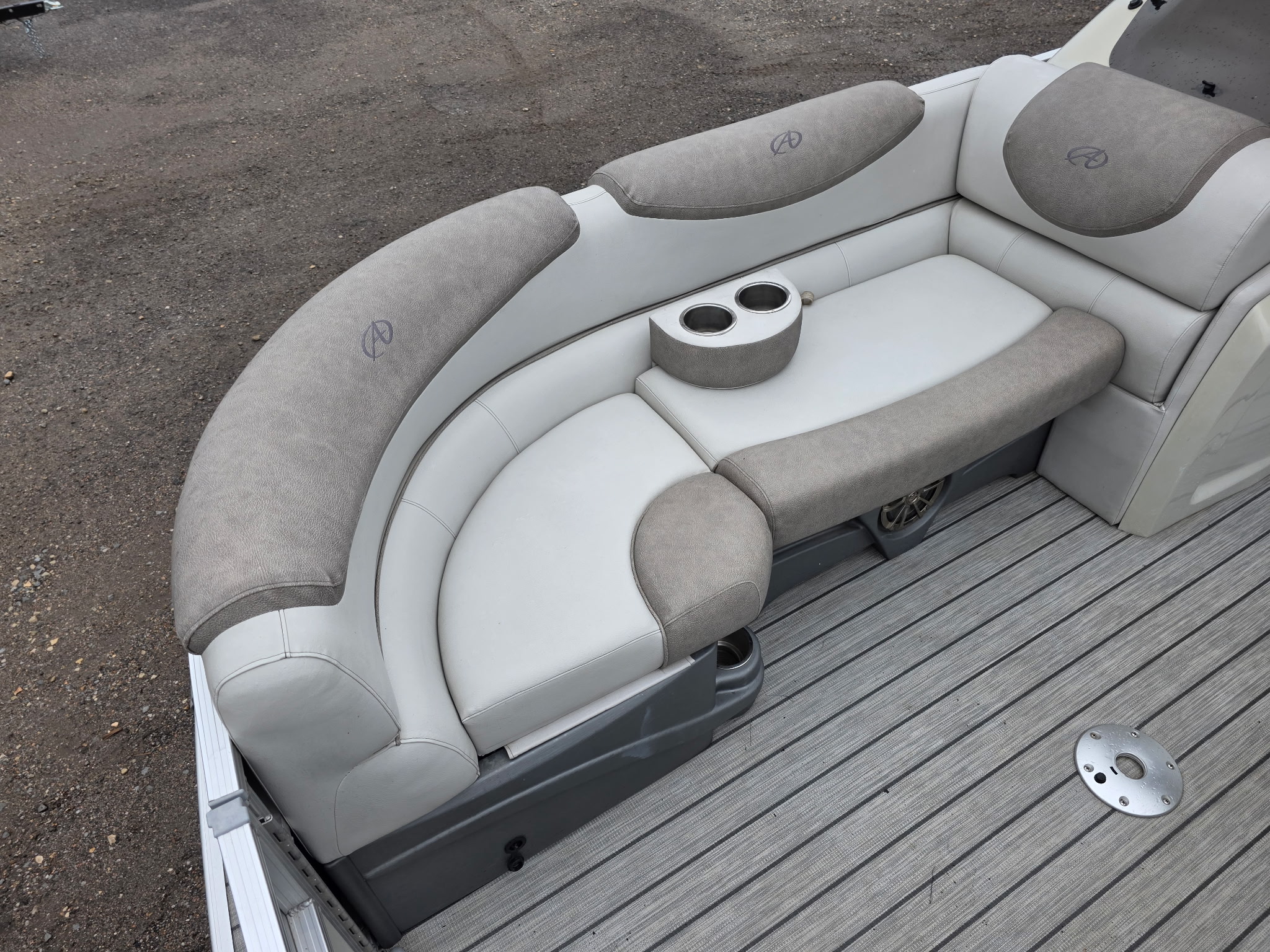 Used 2019 Avalon 2385 Catalina Rear Fish