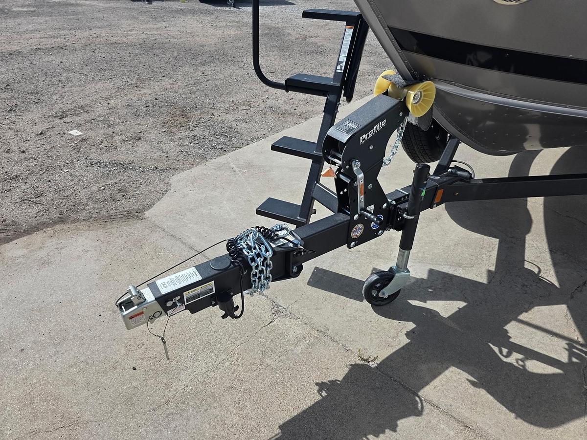 2027 Lund 1875 Impact XS Sport