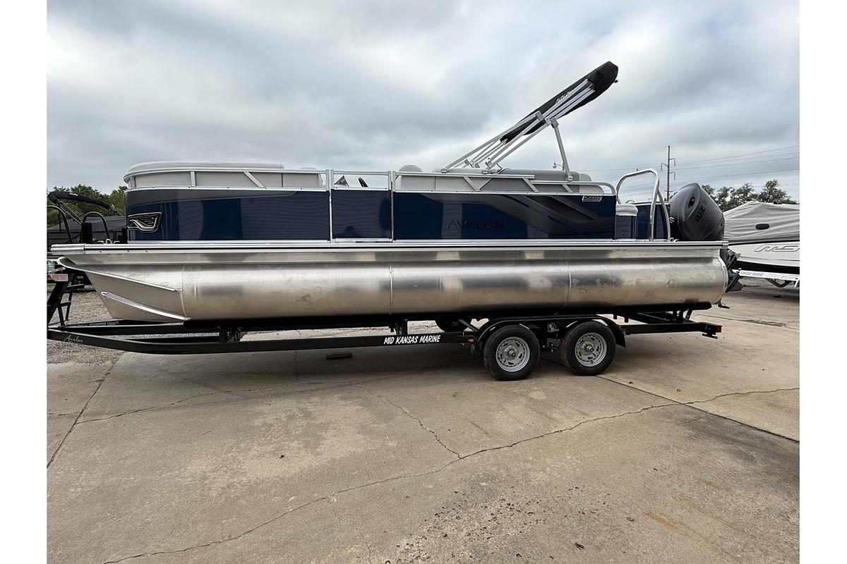 2026 Avalon 2385 Venture 85 Cruise Rear Bench