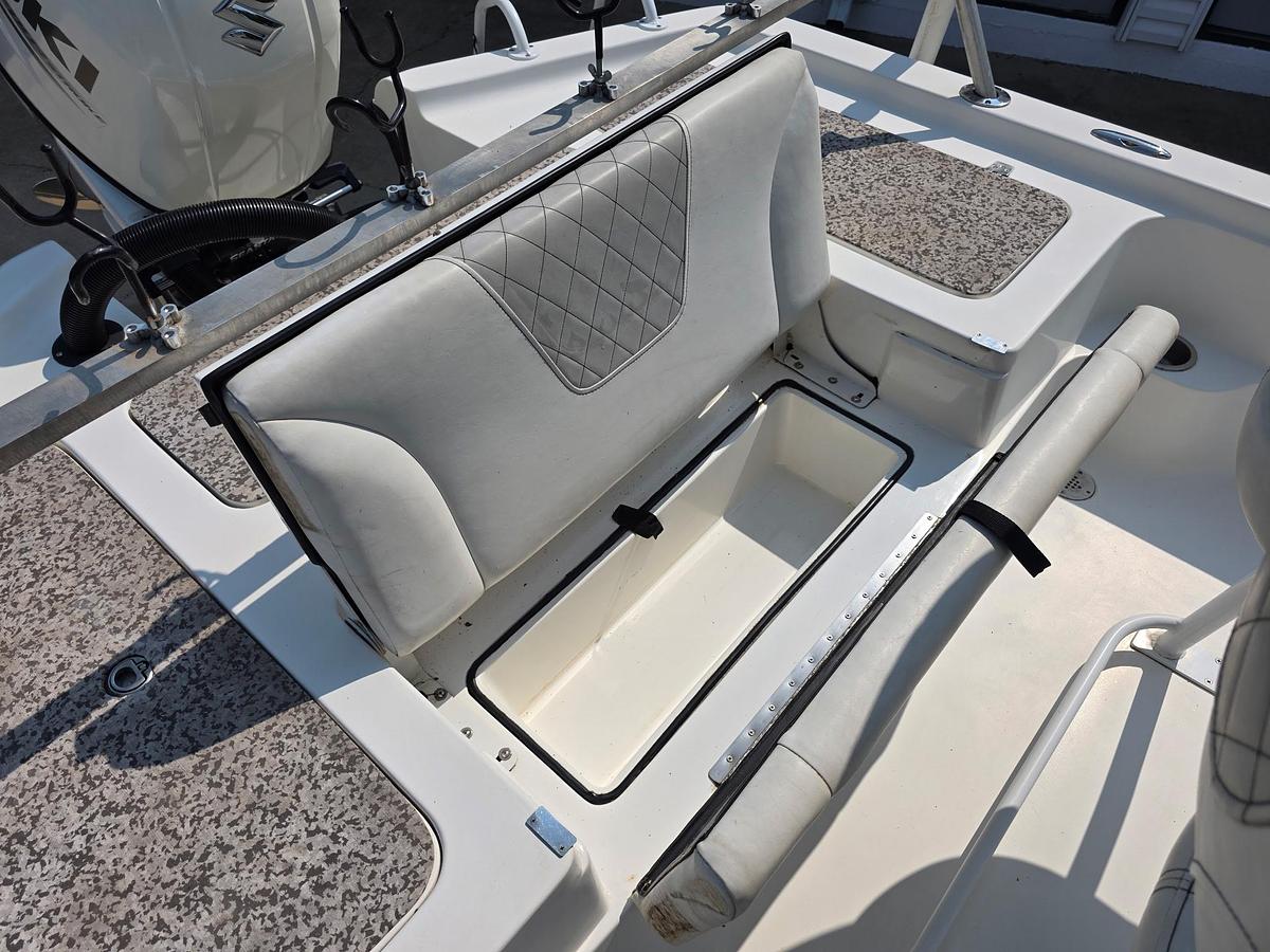 Used 2019 Epic Boats 22 Bay