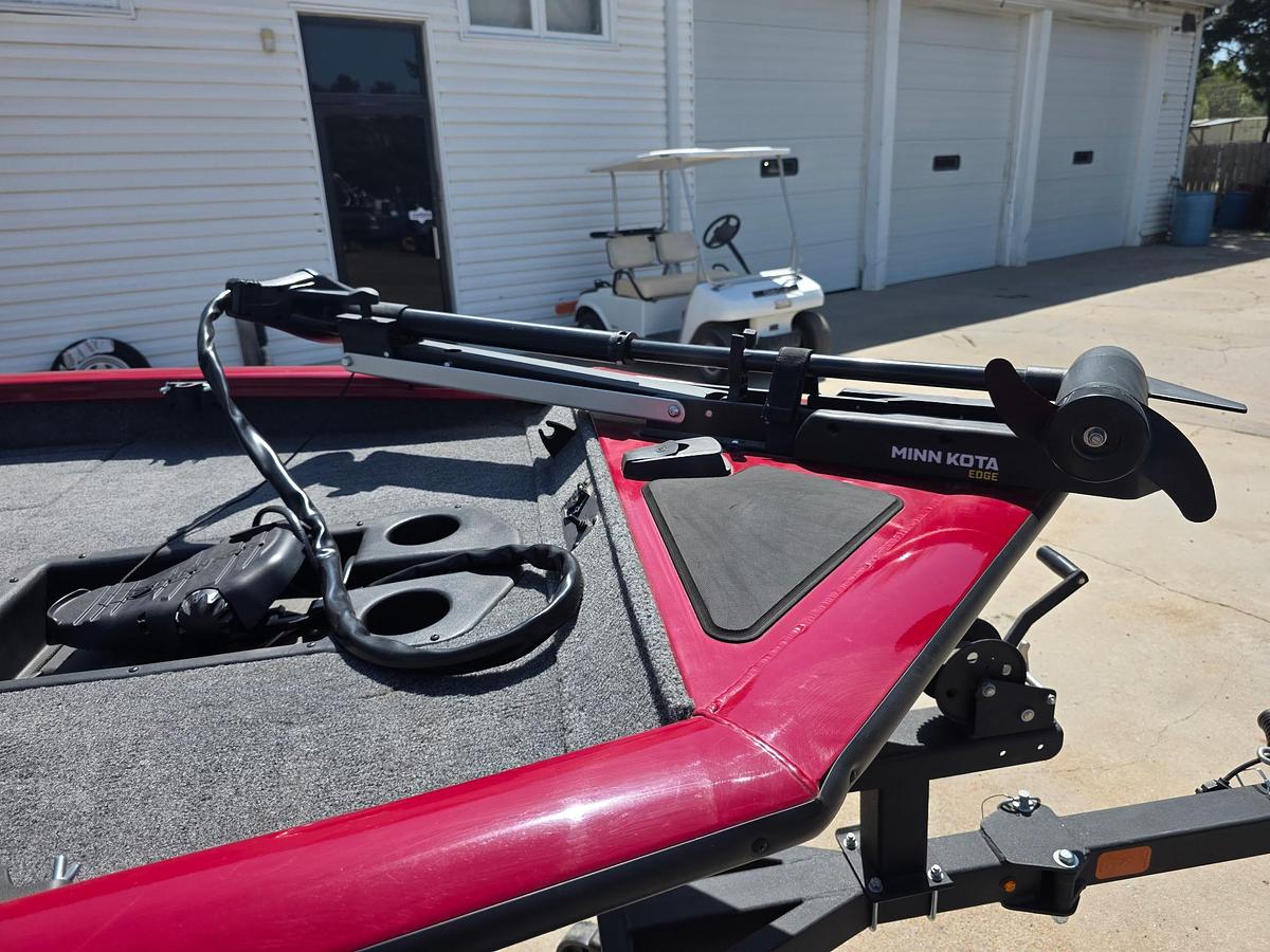 Used 2024 Bass Tracker Pro Team 175