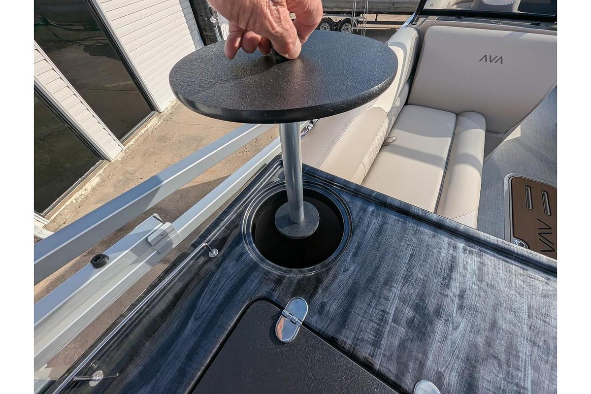 2026 Avalon 2385 LSZ Elite Windshield