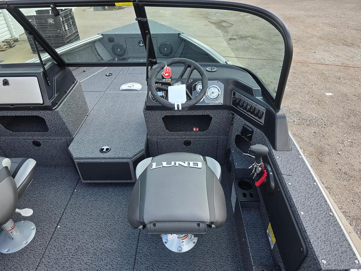 2027 Lund 1775 Impact XS Sport
