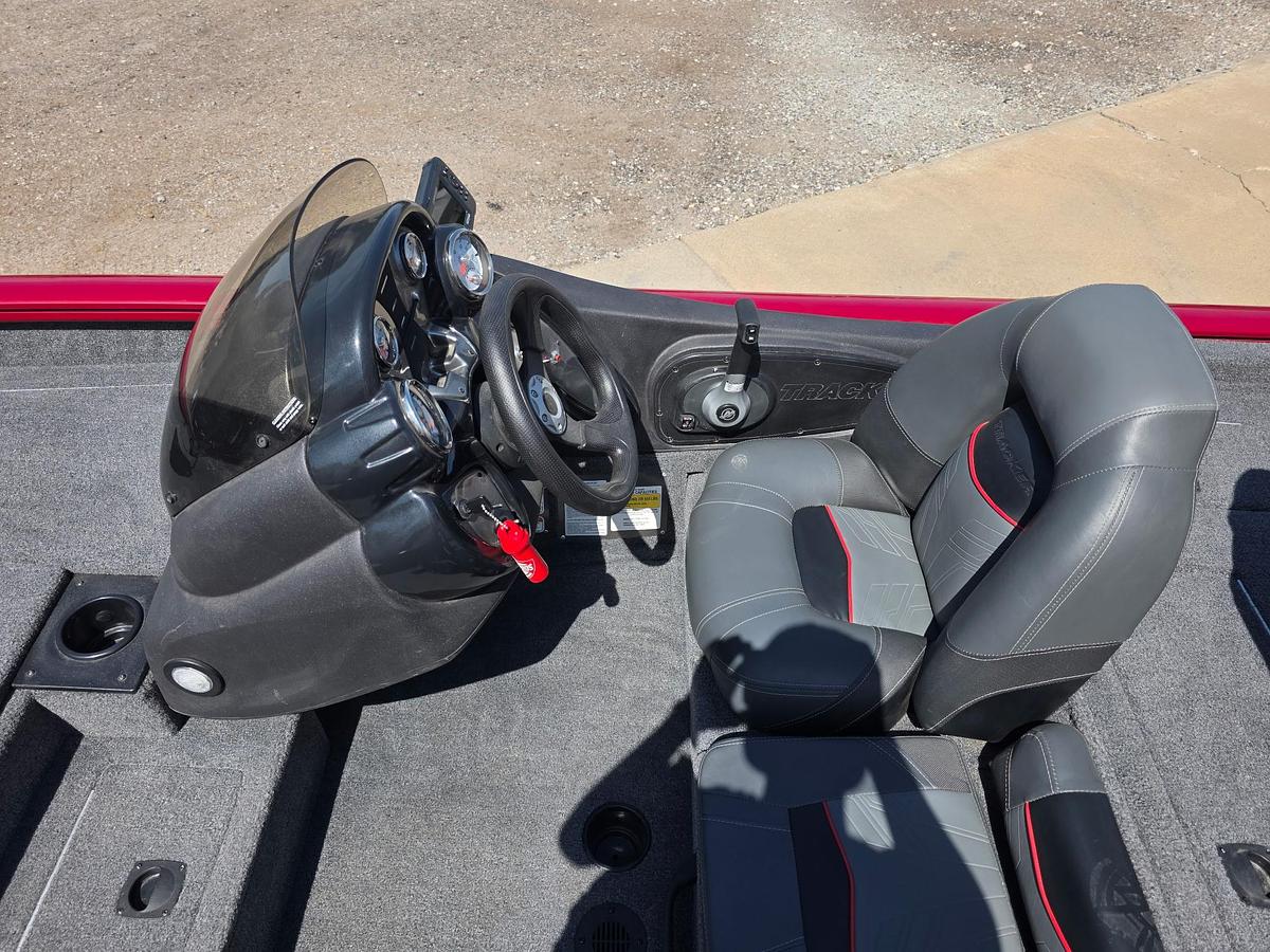 Used 2024 Bass Tracker Pro Team 175