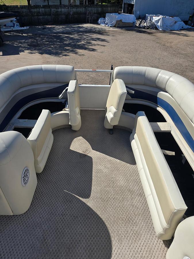 Used 2007 Crest LE 2270