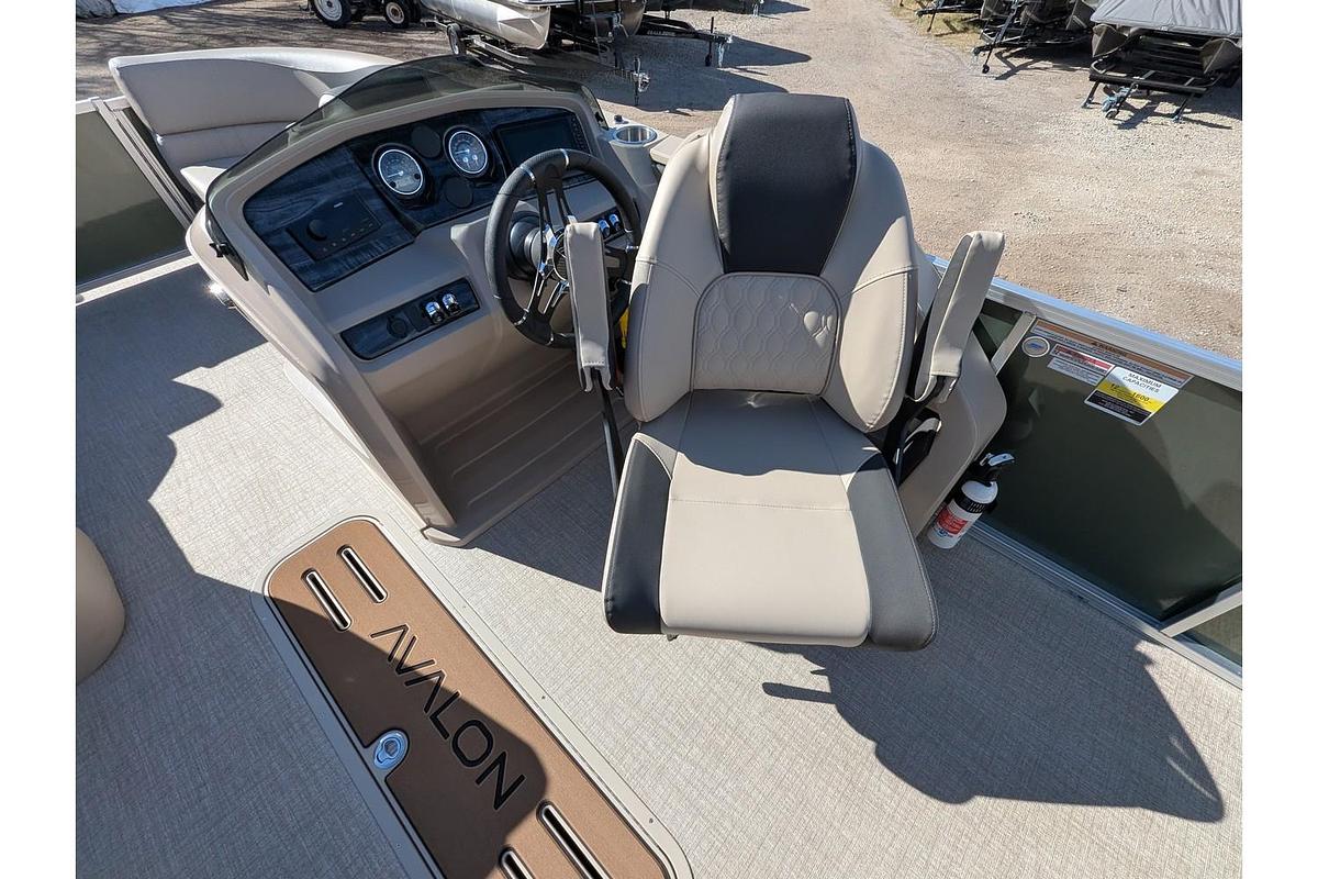 2026 Avalon 2385 LSZ Rear Fish