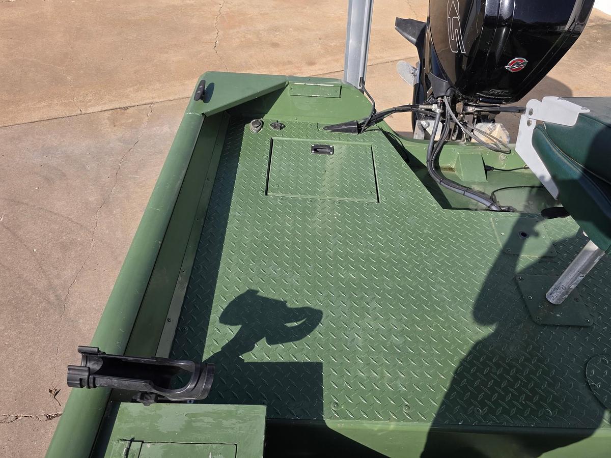 Used 2003 Lowe Roughneck