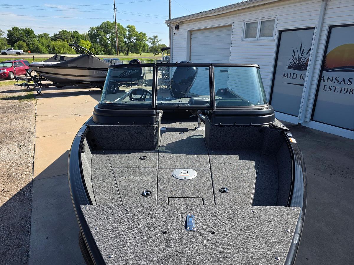 2027 Lund 1875 Impact XS Sport