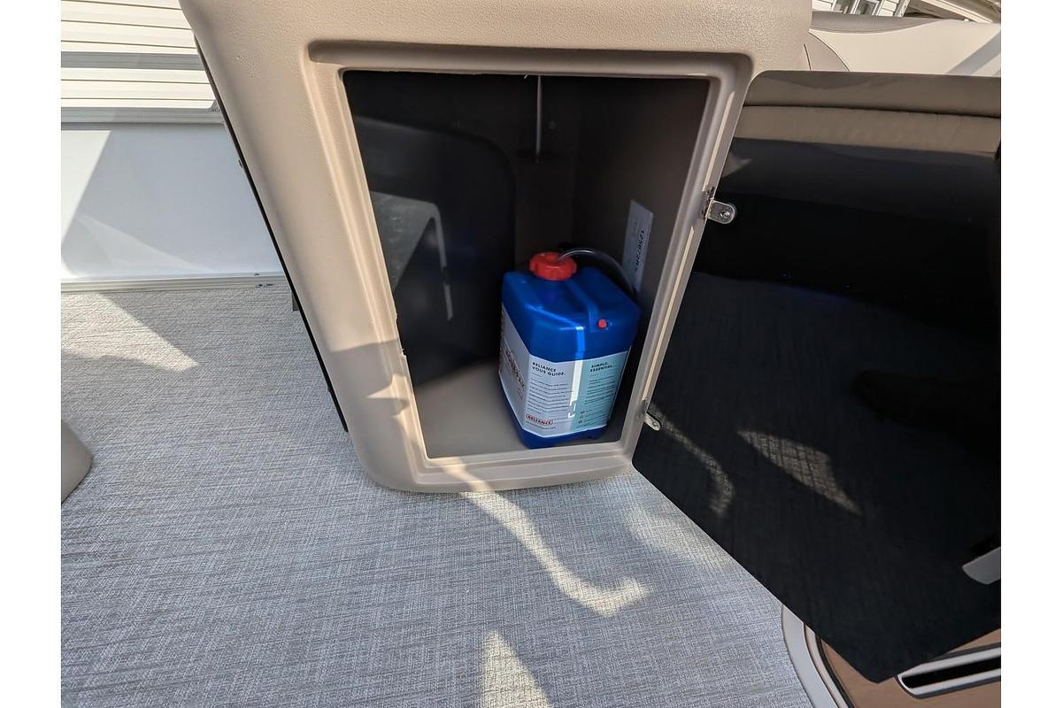 2026 Avalon 2385 LSZ Elite Windshield