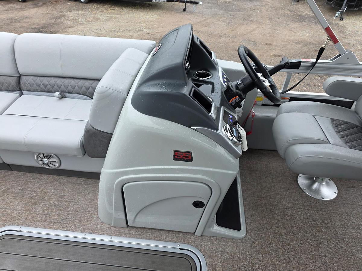 Used 2023 Ranger RP 223 FC Tritoon