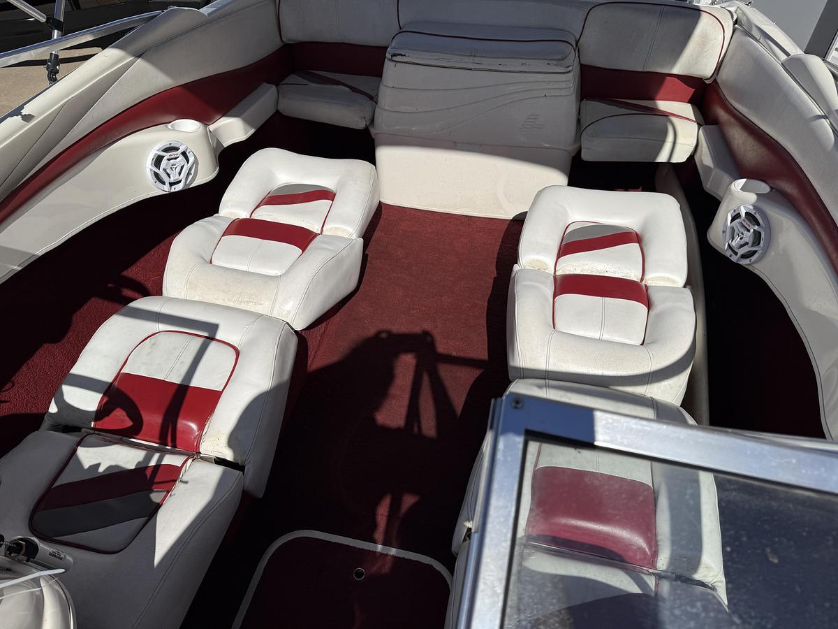 Used 1998 Larson SEi 206