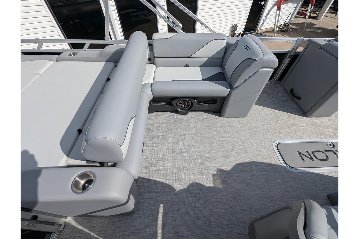 2026 Avalon 2385 Venture 85 Versatile Rear Bench