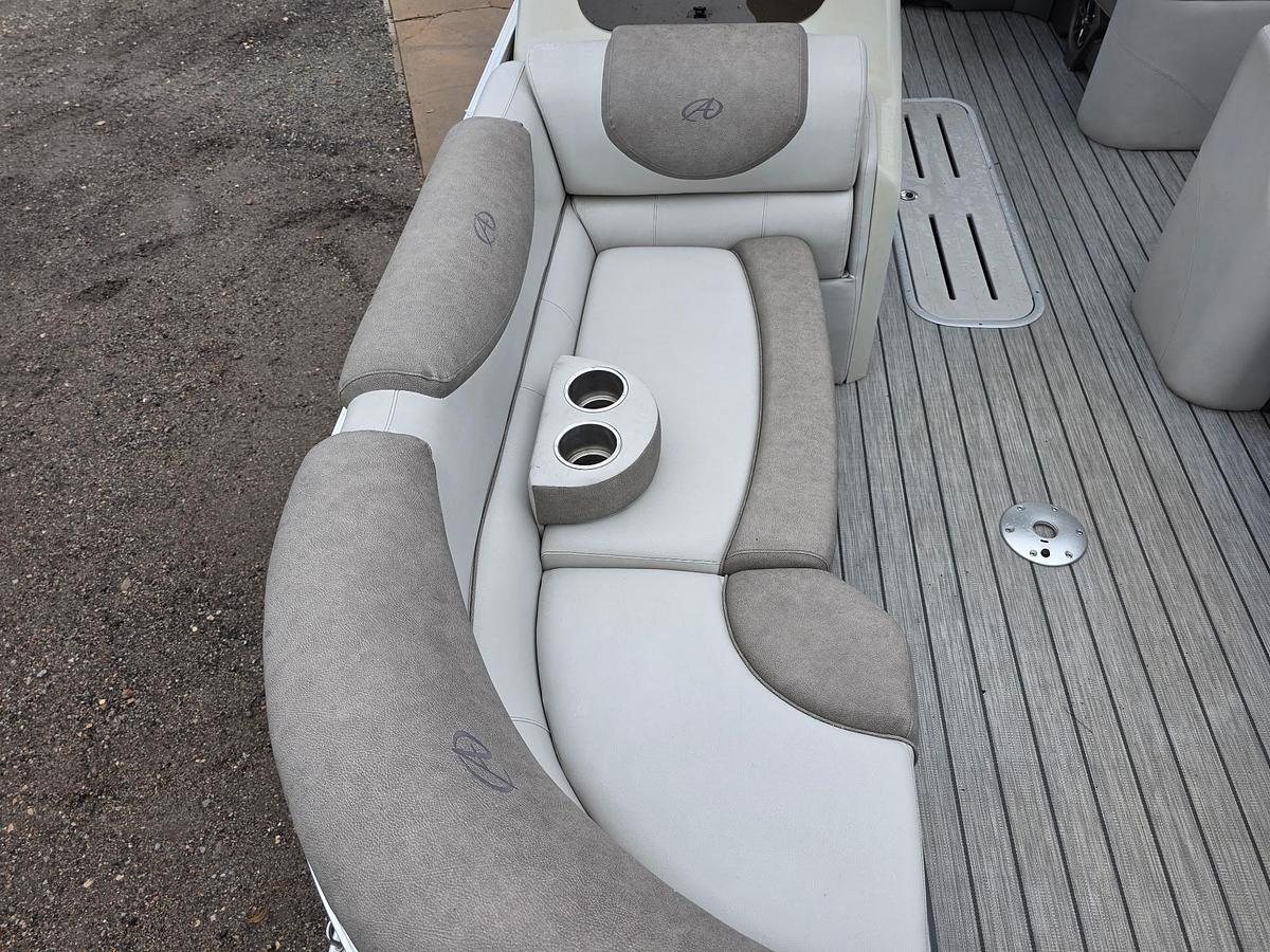Used 2019 Avalon 2385 Catalina Rear Fish