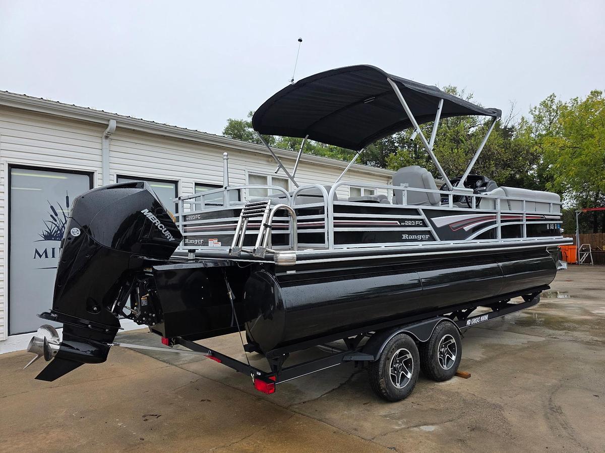 Used 2023 Ranger RP 223 FC Tritoon