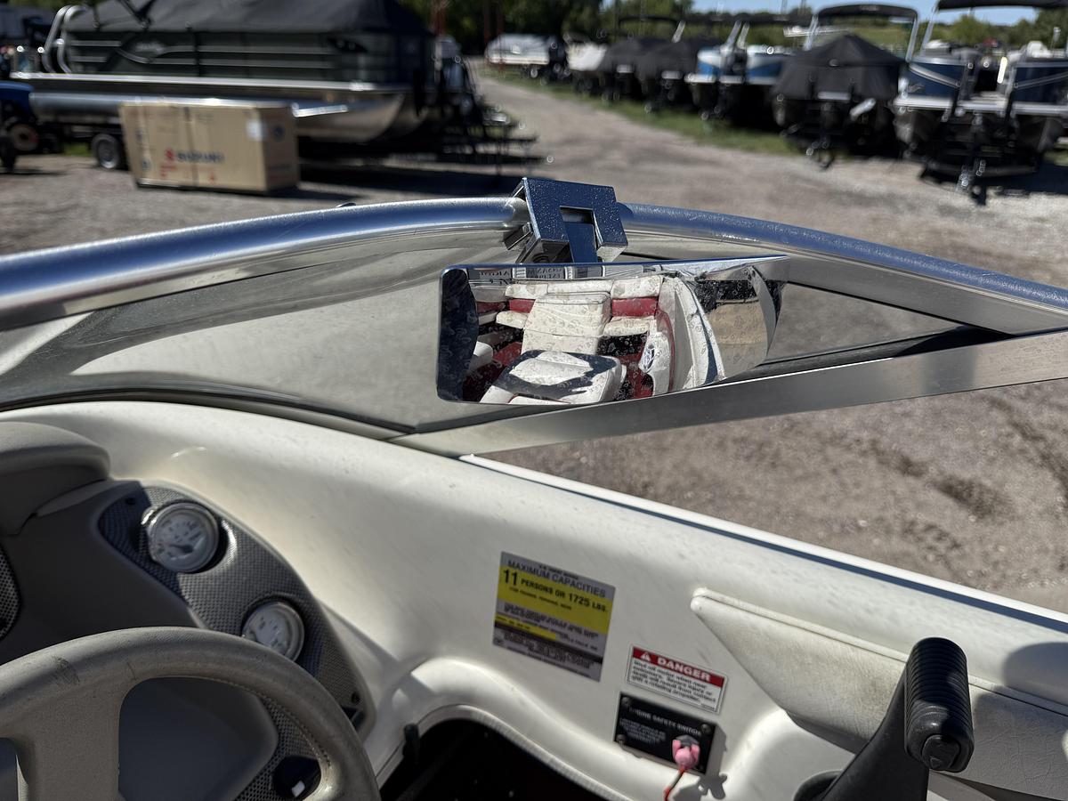 Used 1998 Larson SEi 206