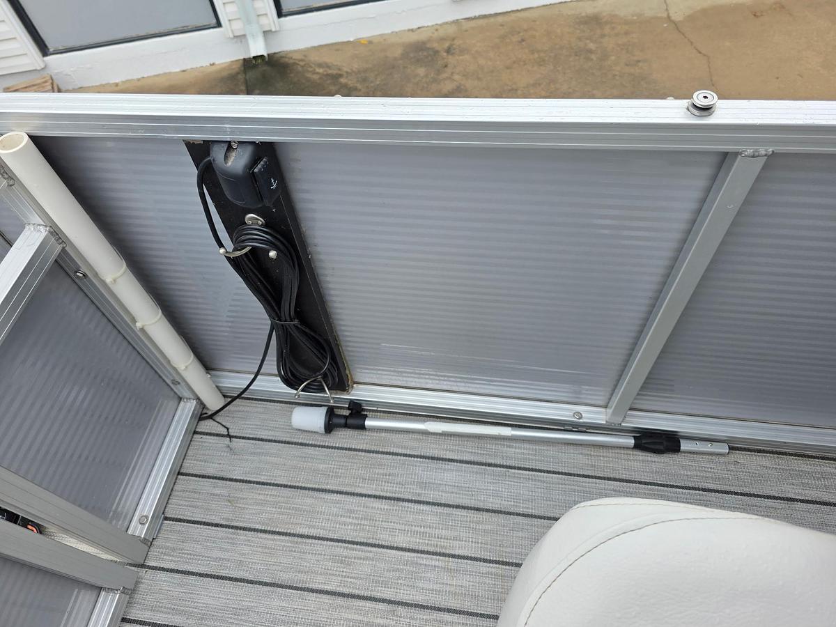 Used 2019 Avalon 2385 Catalina Rear Fish