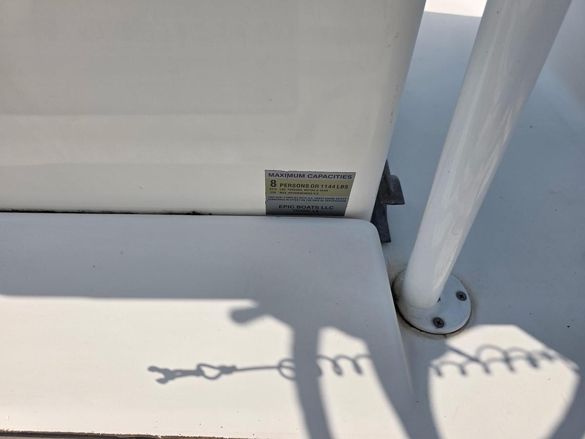 Used 2019 Epic Boats 22 Bay