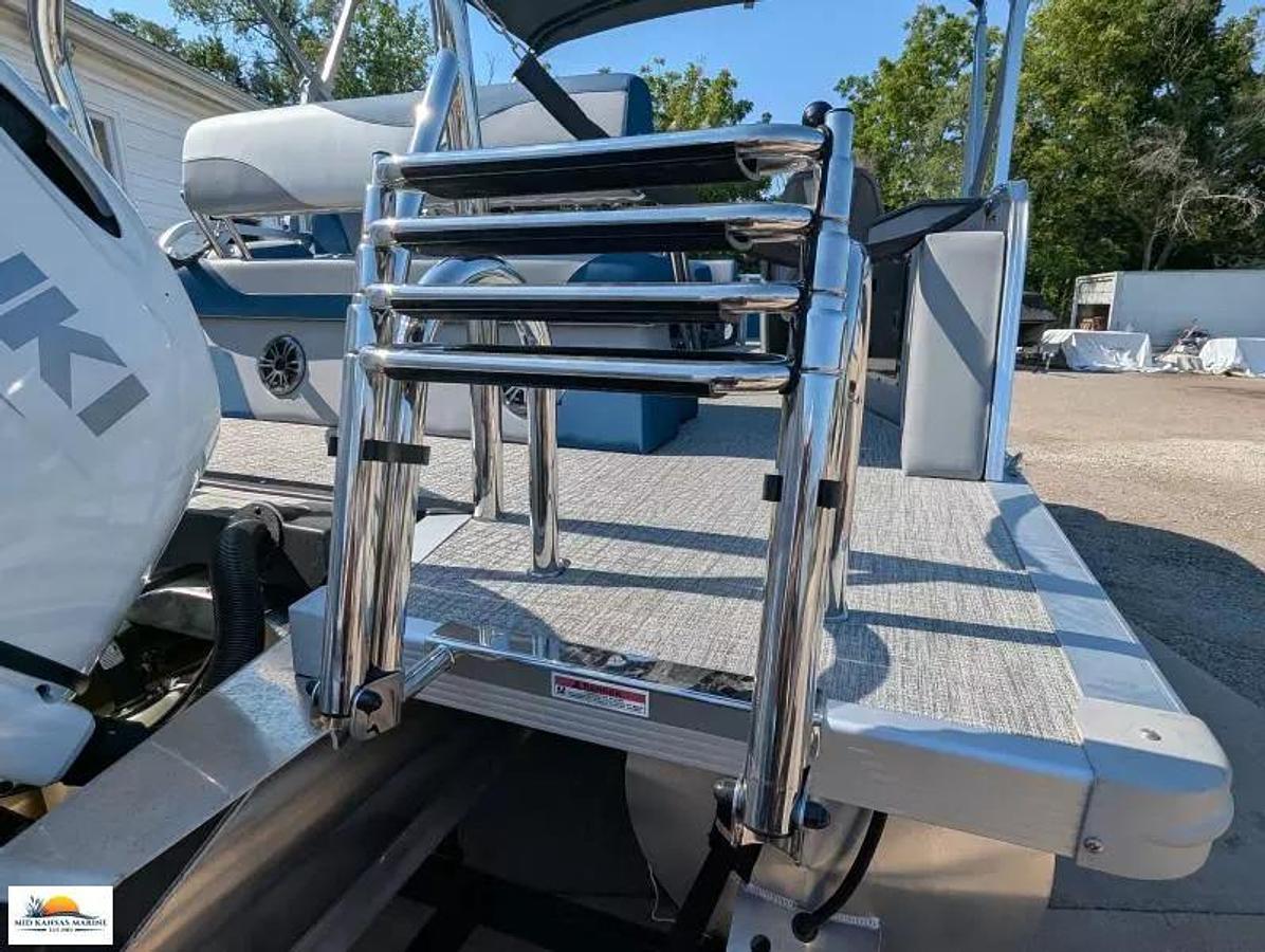 2026 Avalon 2185 LSZ Cruise Rear Bench Tritoon