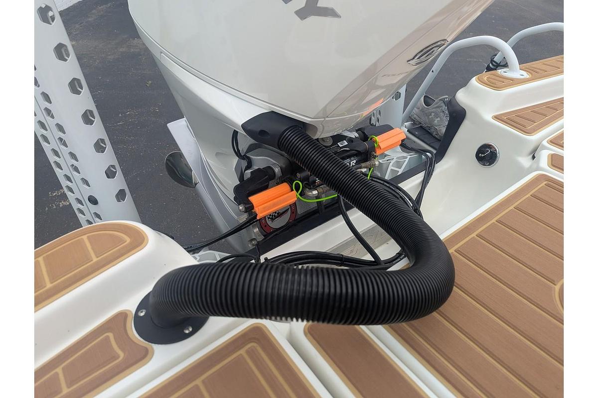 Used 2018 Epic Boats 22 Bay