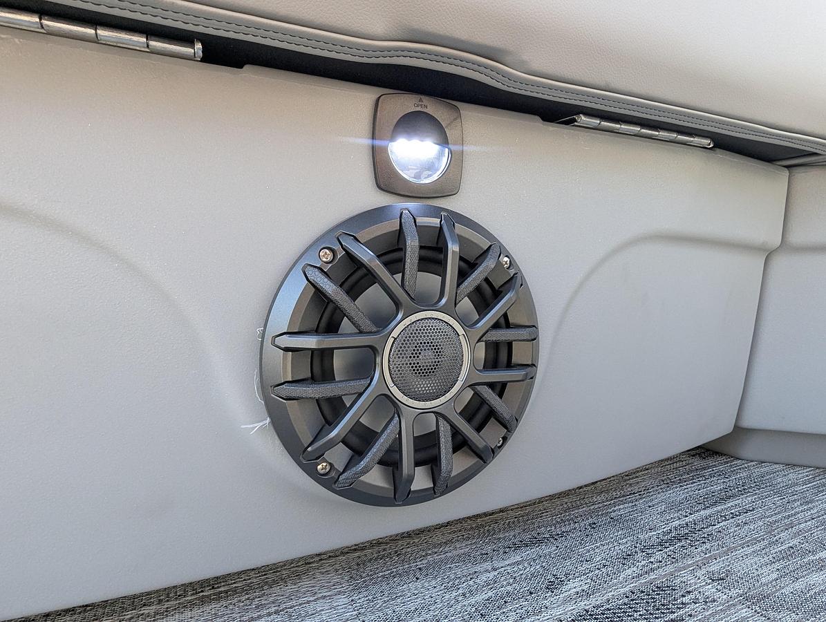 2027 Bentley Pontoons Bolt 223